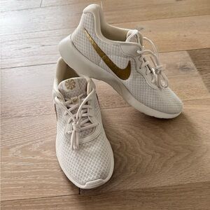 Women’s Nike Flyease